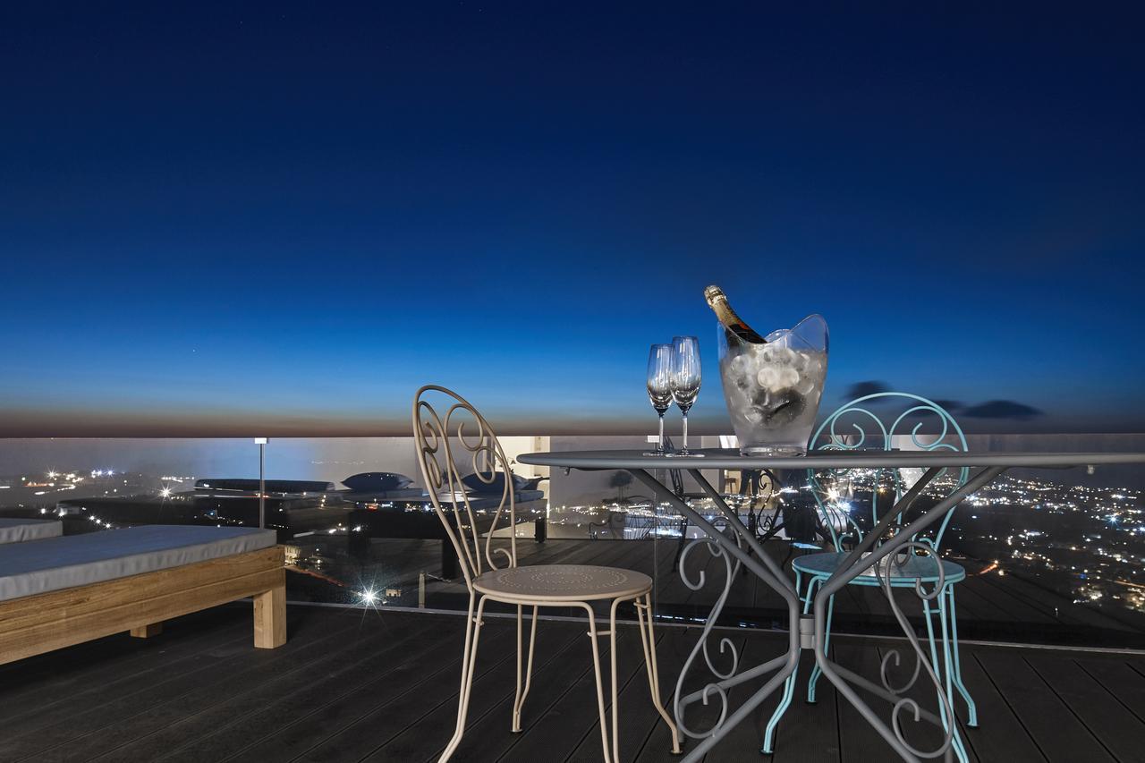 White & Co. La Torre Suites Pyrgos Kallistis Bagian luar foto